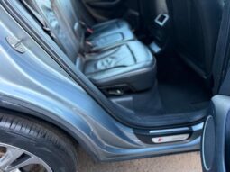 
										2011 Grey Audi Q5 full									