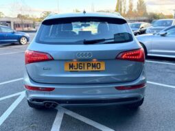 
										2011 Grey Audi Q5 full									