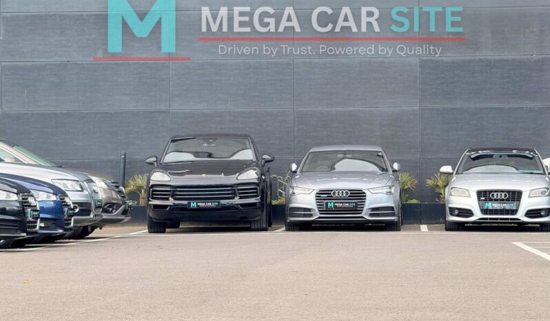 
								2011 Grey Audi Q5 full									