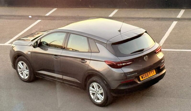 
								2018 Grey Vauxhall Grandland X full									